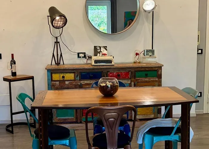 Artistic In The Center Of With Garden Apartment Rom