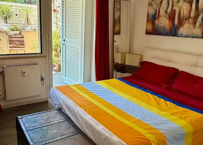 Artistic In The Center Of With Garden Apartment Rom