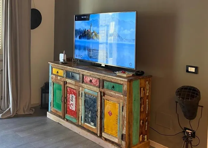 Artistic In The Center Of With Garden Apartment Rom
